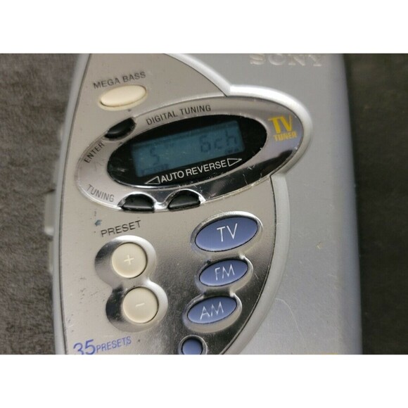 Sony Walkman WM-FX467 Cassette Player AM/FM/TV Radio Partially Works - Picture 3 of 5